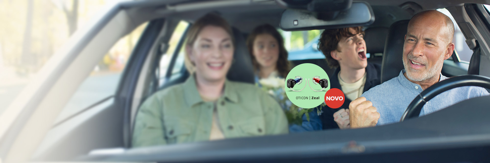 Imagem família num carro