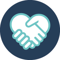 Conexão representada por mãos formando um coração em fundo azul.