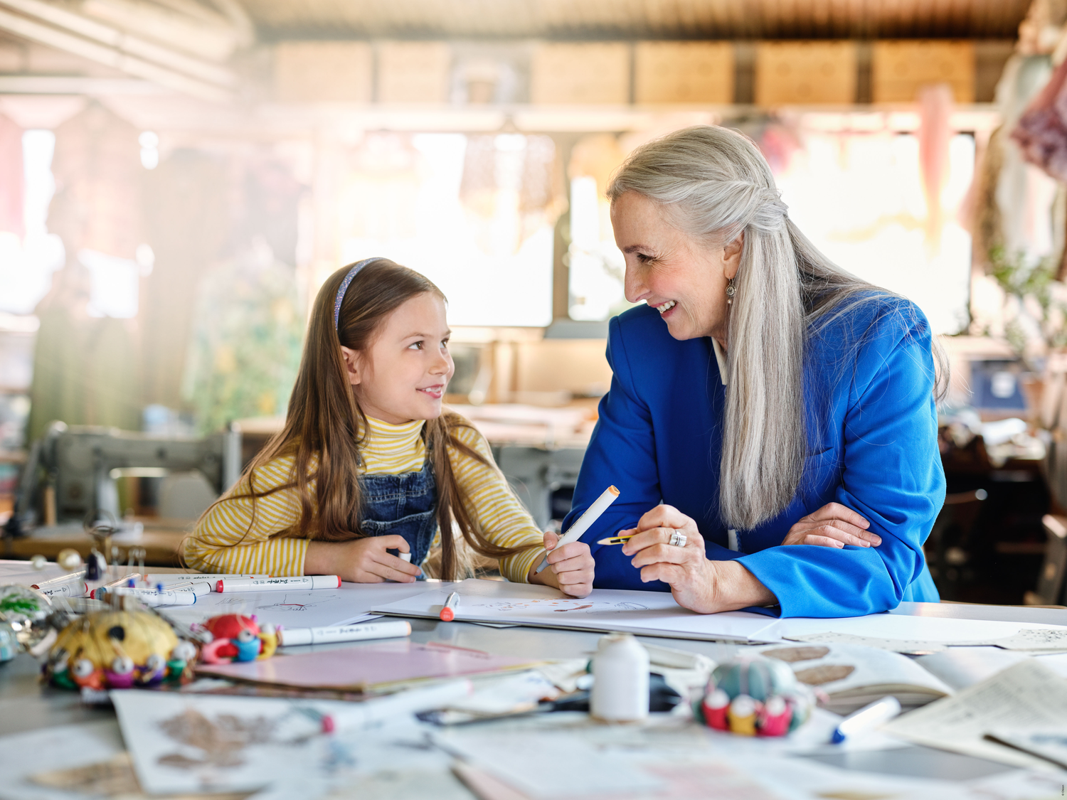 Oticon_Own_Designer_with Grandchild_KMM_2798_©Oticon_Expires_On_8_10_2027_JPEG