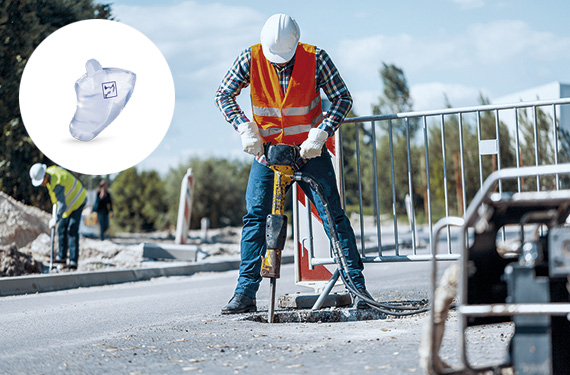 Hörluchs Sowei mit Baustelle im Hintergrund