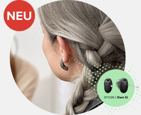 Der Kopf einer Frau von hinten mit Blick auf ihr Ohr mit dem Oticon Own SI Hörgerät eingeblendet