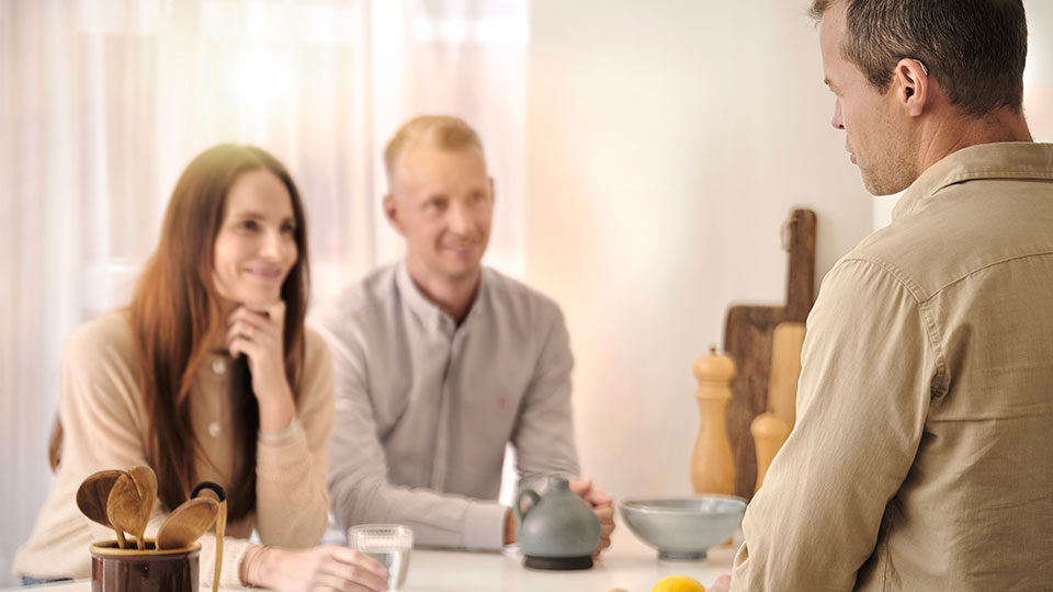 4D sensorer fra Oticon Real forbedrer samtaler i sociale situationer