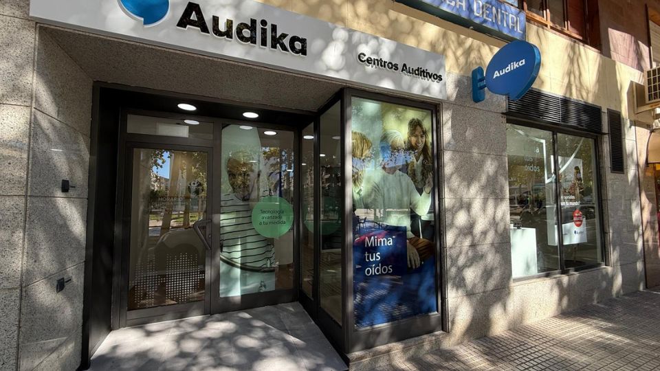 Fachada nuevo centro auditivo Audika Gandía