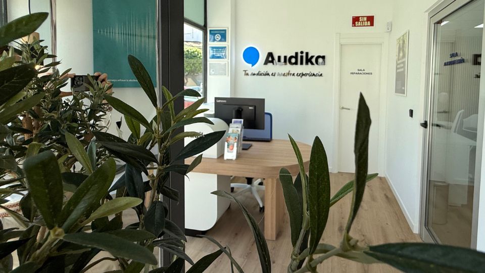Centro auditivo Audika en Torremolinos, especializado en soluciones para el cuidado de la audición.