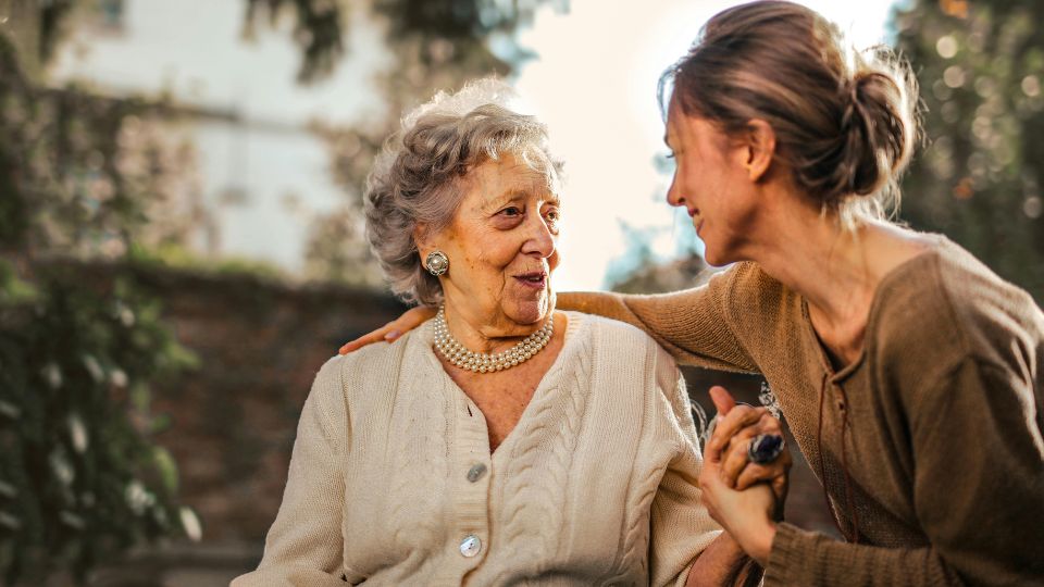 Cuidado auditivo para personas mayores