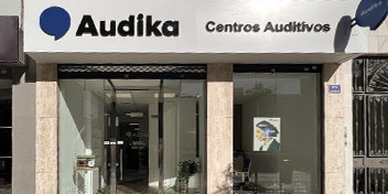 fachada de los Centros Auditivos Audika en Málaga