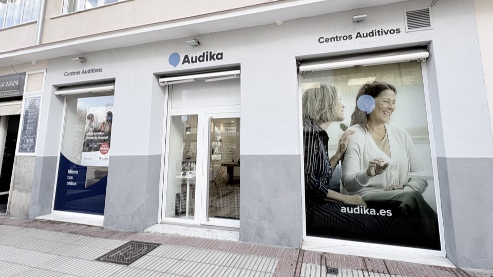Fachada del Centro Auditivo Audika de la Calle Ibiza, en Madrid