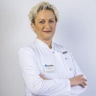 Isabel Martínez, audioprotesista certificada en Audika Úbeda, especialista en soluciones auditivas.