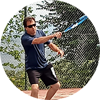 Audika Solidaria apoya a deportistas con discapacidad jugando al tenis