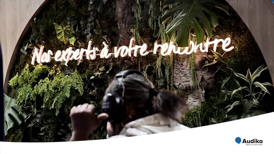 Conseils d’audioprothésistes et services Audika pour améliorer l’audition