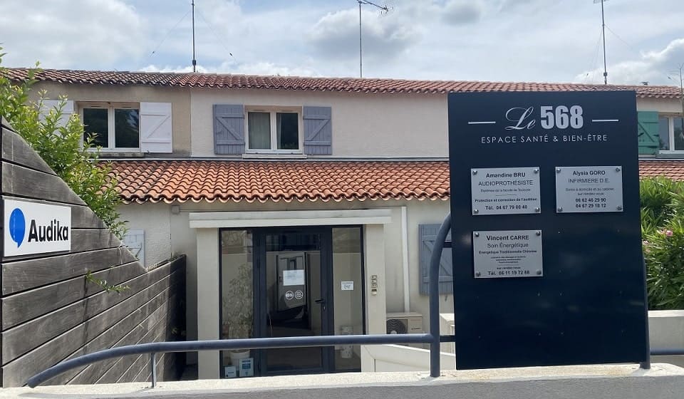 Façade du centre Auditif Audika Montpellier Aiguelongue, situé au 568 dans un espace de santé et bien-être.