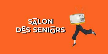 Salon des Seniors avec un téléviseur vintage sur fond orange.