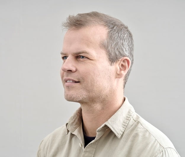 Appareils auditifs Blink B400 portés de face