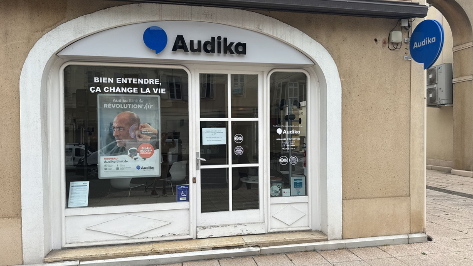 devanture centre auditif audika auch