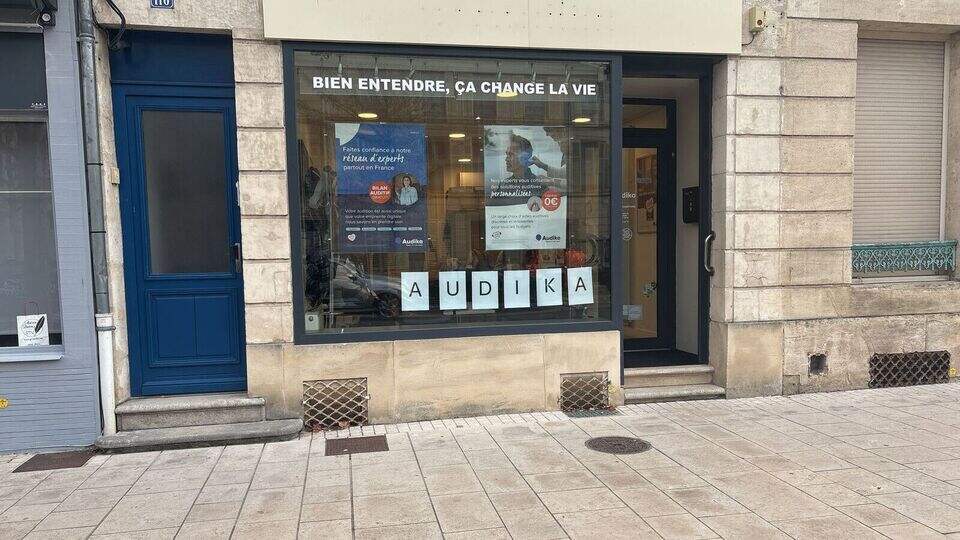 Devanture et vitrine de l'audioprothésiste Audika à Bar le Duc