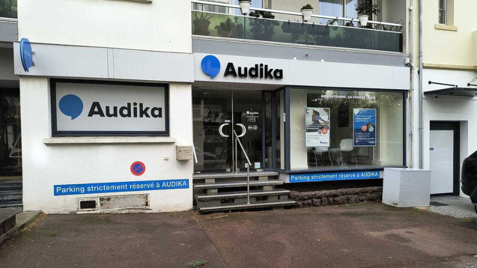 devanture centre auditif audika biarritz