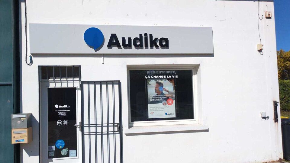 Devanture et vitrine de l'audioprothésiste Audika à Boé
