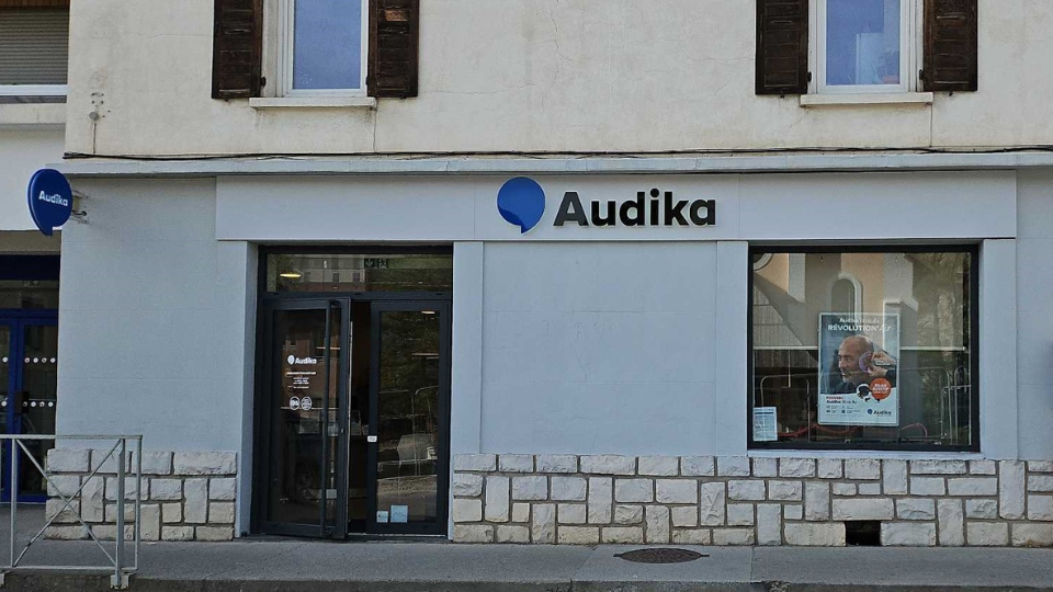 devanture centre auditif audika briancon