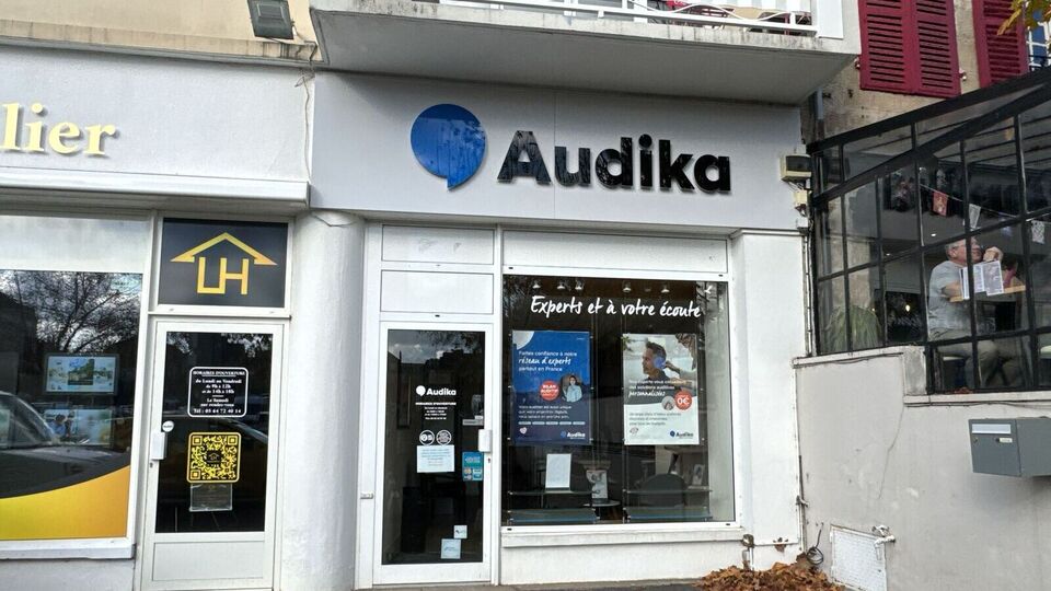 Devanture et vitrine de l'audioprothésiste Audika à Brive la Gaillarde