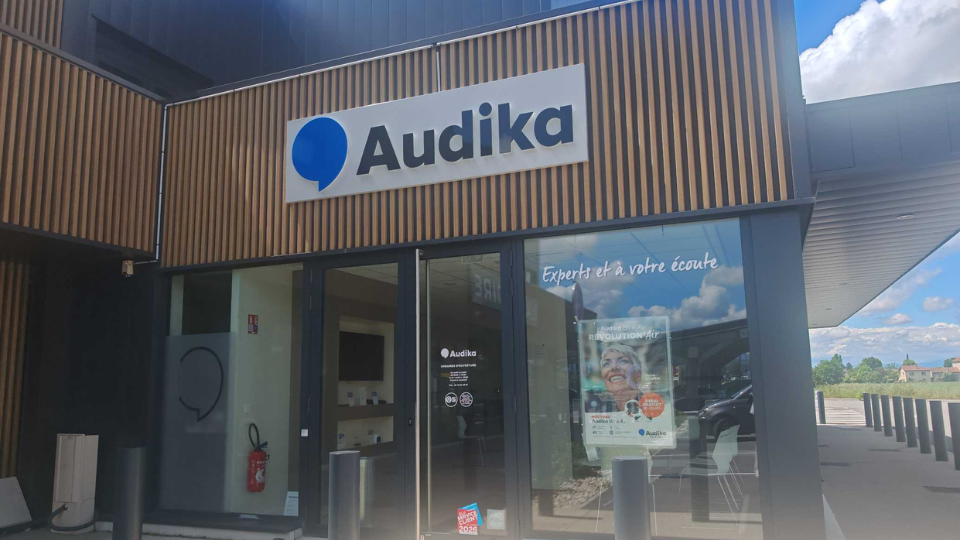 devanture centre auditif audika chatuzange