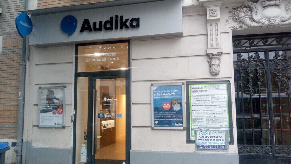Devanture et vitrine de l'audioprothésiste Audika à Choisy-le-Roi