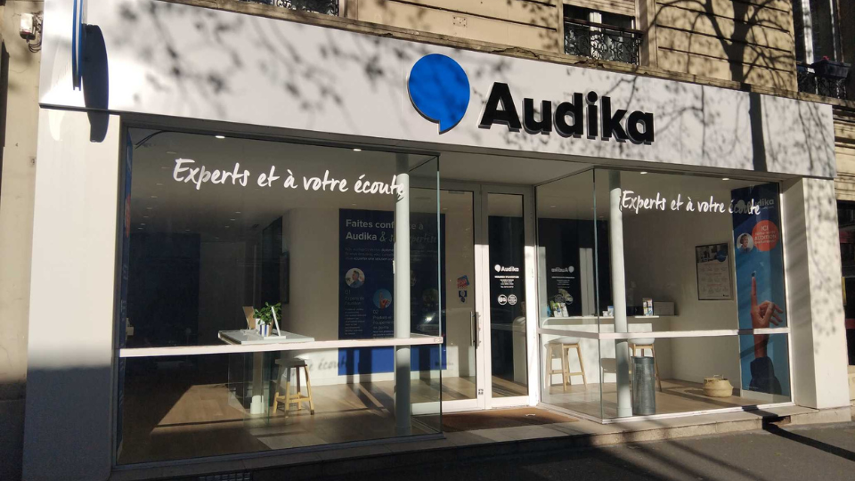 devanture centre auditif audika clichy