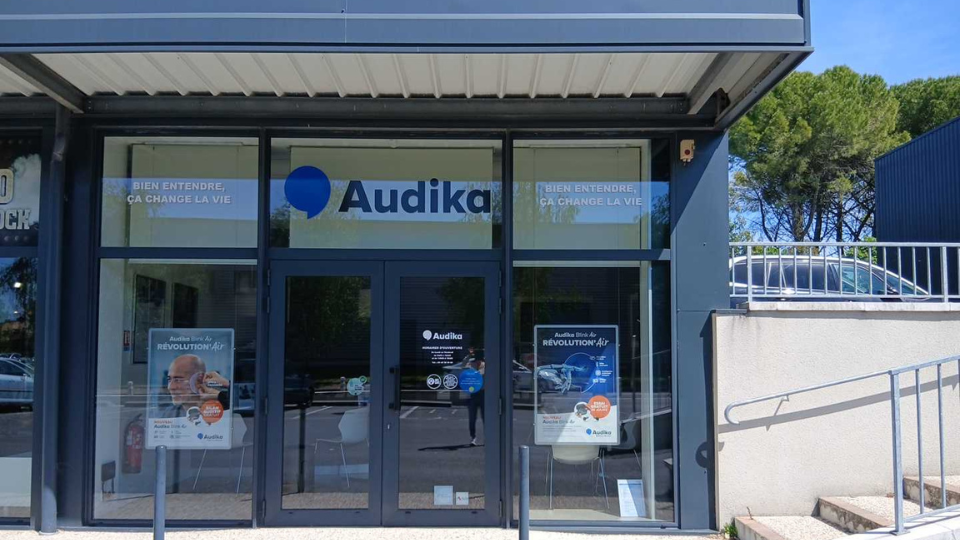 devanture centre auditif audika cognac