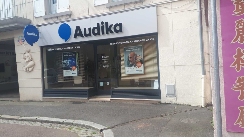 devanture centre auditif audika coutances