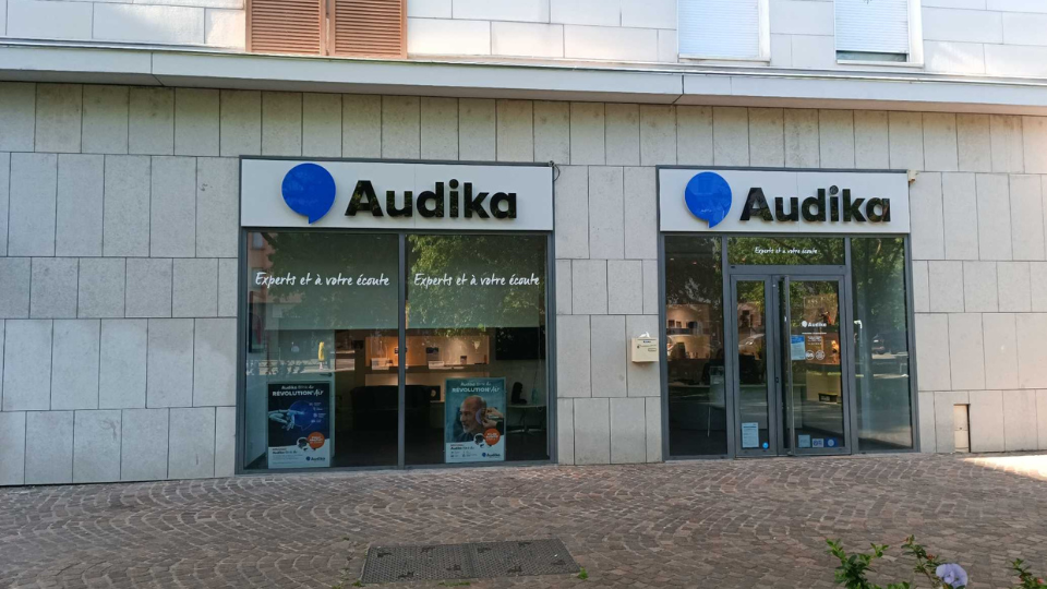 devanture centre auditif audika decines