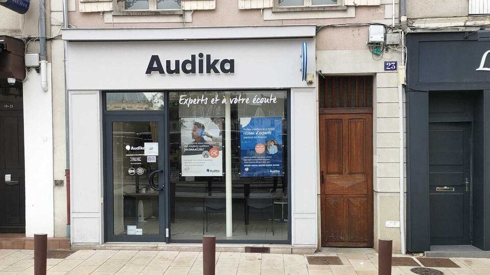 Devanture et vitrine de l'audioprothésiste Audika à Fontainebleau