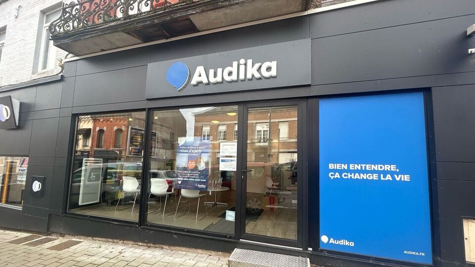 Devanture et vitrine de l'audioprothésiste Audika à Fourmies