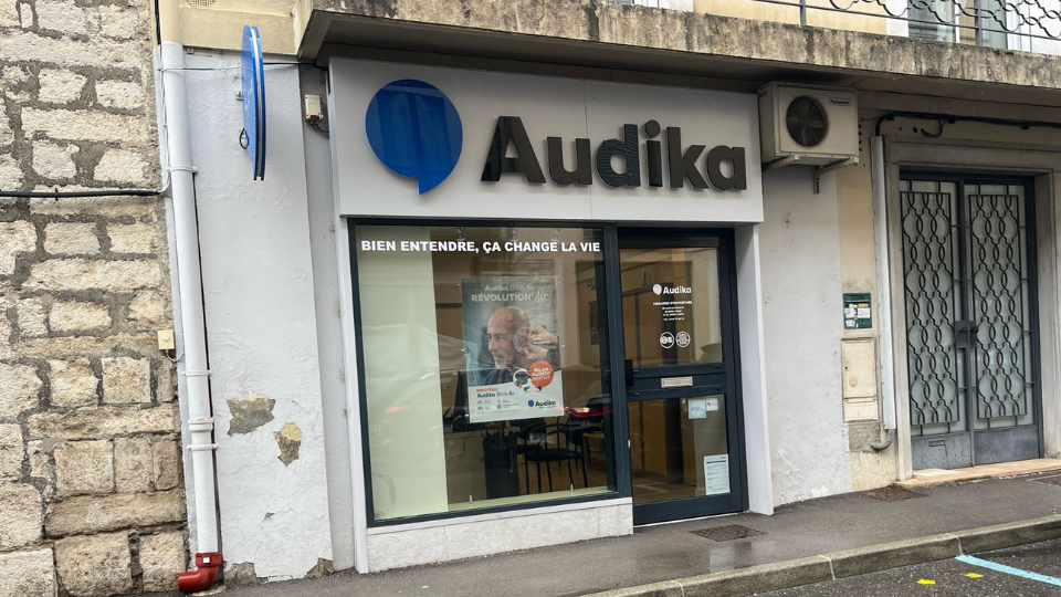 devanture centre auditif audika ganges