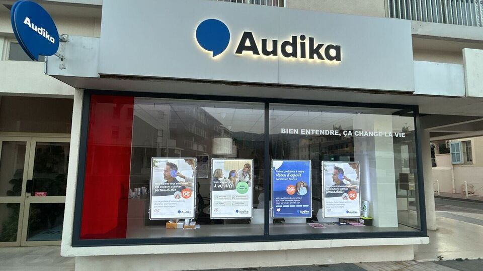 Devanture et vitrine de l'audioprothésiste Audika à La Valette du Var