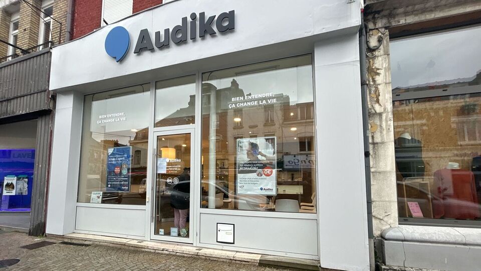 Devanture et vitrine de l'audioprothésiste Audika à Le Cateau