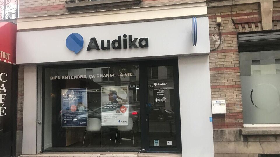 Devanture et vitrine de l'audioprothésiste Audika à Le Raincy