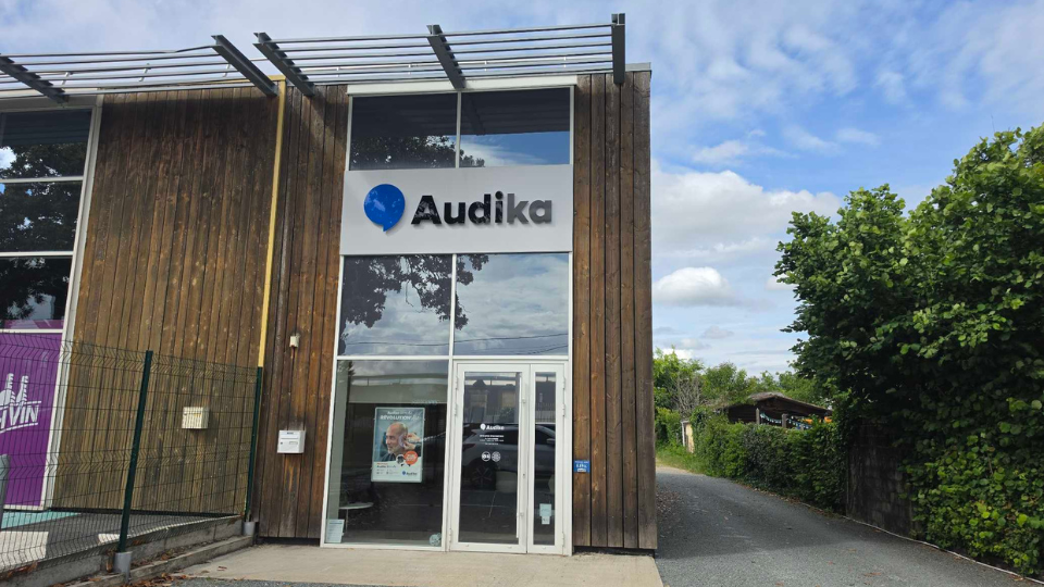 devanture centre auditif audika libourne