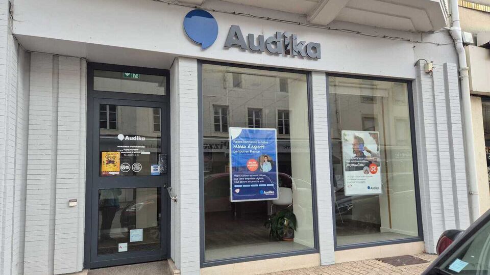 Devanture et vitrine de l'audioprothésiste Audika à Luneville