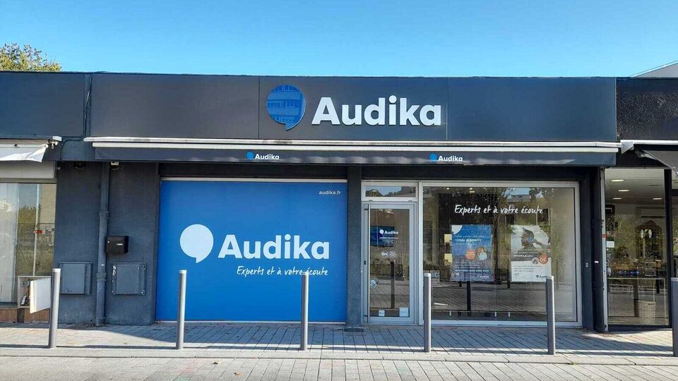 Devanture et vitrine de l'audioprothésiste Audika à Mérignac