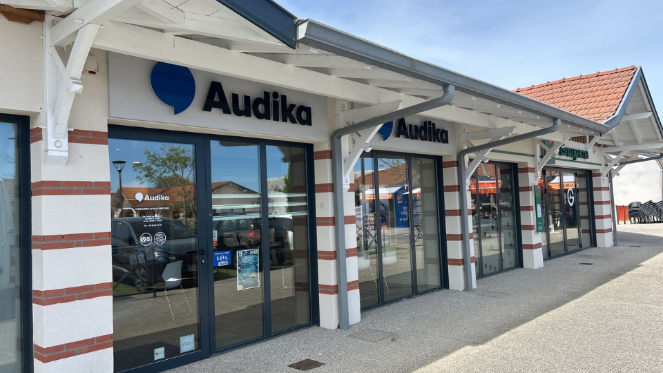 devanture centre auditif audika mimizan