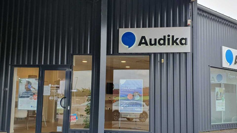 Devanture et vitrine de l'audioprothésiste Audika à Monistrol-sur-Loire