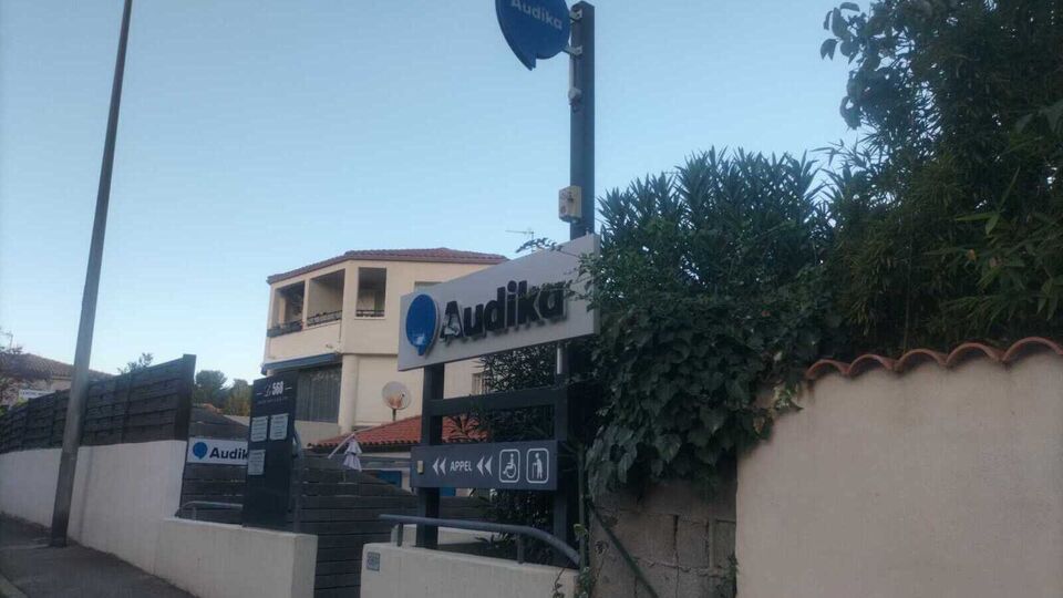Devanture et vitrine de l'audioprothésiste Audika à Montpellier Aiguelongue