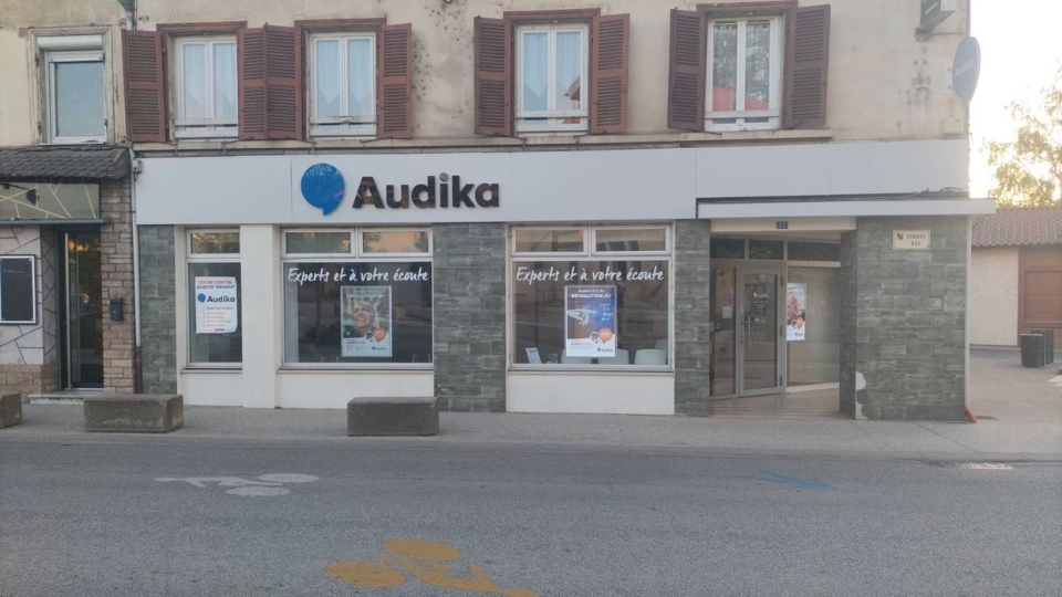 devanture centre auditif audika montrevel