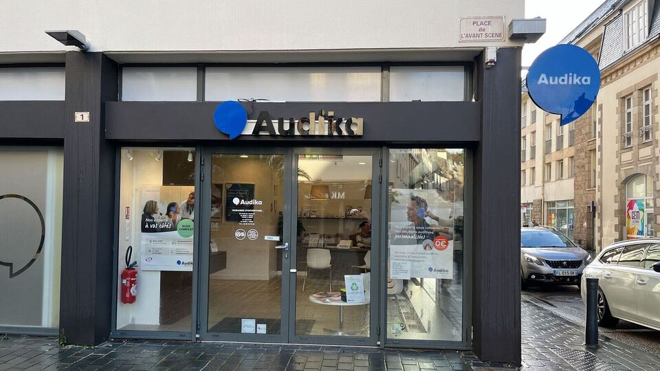 Devanture et vitrine de l'audioprothésiste Audika à Morlaix
