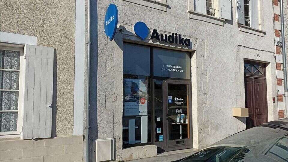 Devanture et vitrine de l'audioprothésiste Audika à Nérac