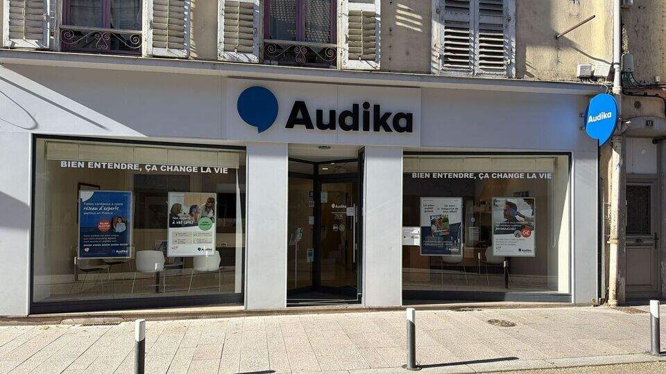 Devanture et vitrine de l'audioprothésiste Audika à Neufchâteau