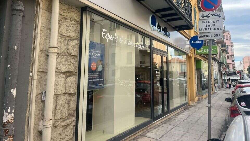 Devanture et vitrine de l'audioprothésiste Audika à Nice Ouest