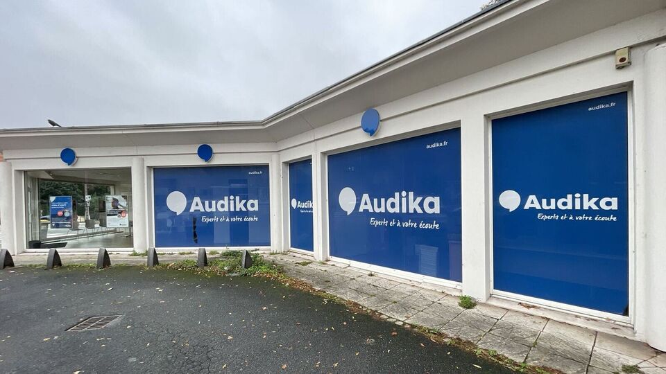 Devanture et vitrine de l'audioprothésiste Audika à Orvault