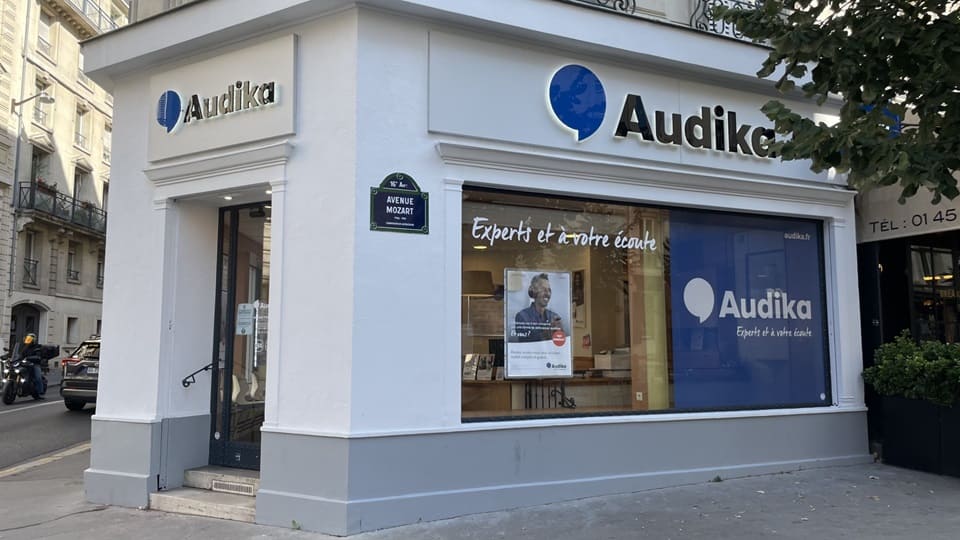 Devanture de l'audioprothésiste Audika à Paris Mozart