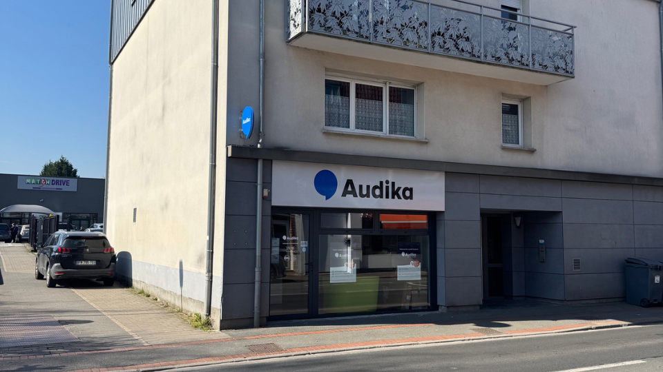 devanture centre auditif audika perenchies