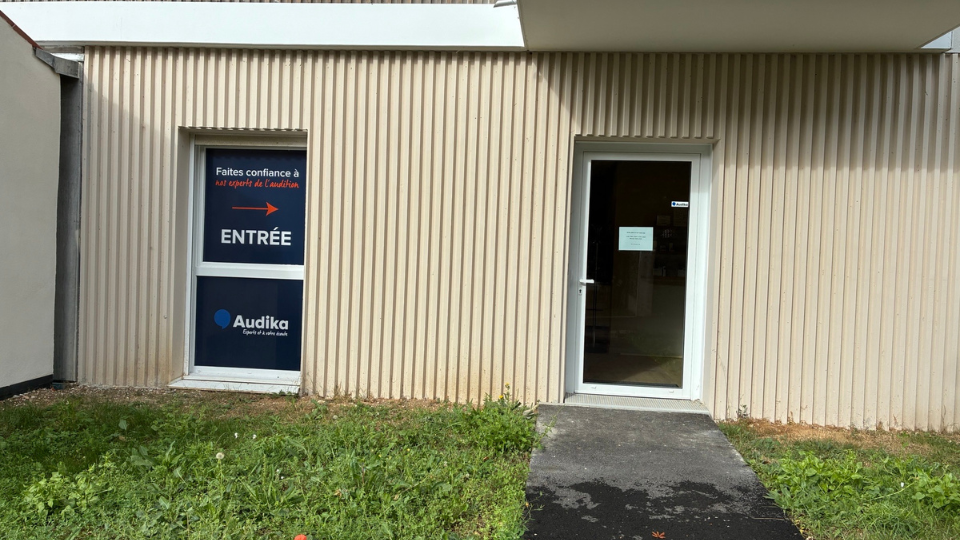 devanture centre auditif audika perigny